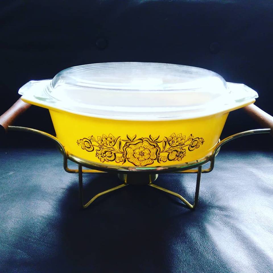 "Golden Rosette" 1 1/2 qt Pyrex